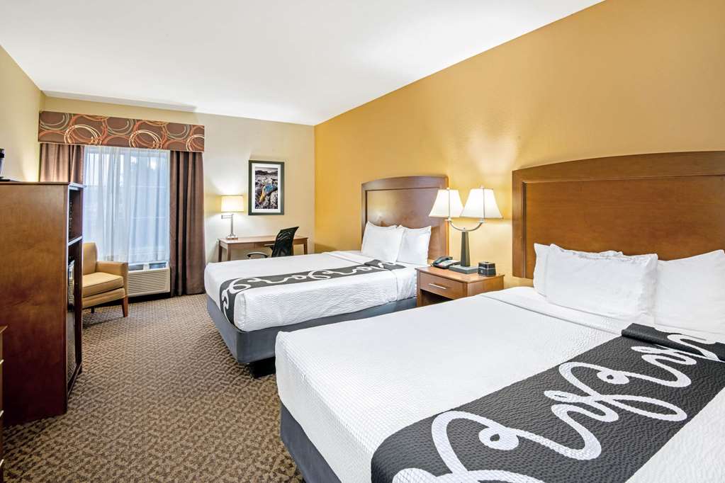 La Quinta Inn & Suites by Wyndham Lawton Fort Sill - photo 22