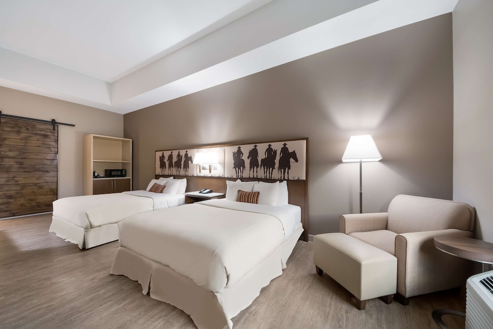 Best Western Bandera Suites & Saloon - photo 18