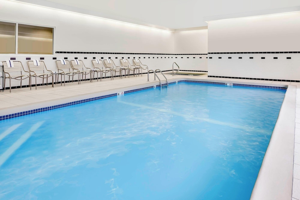 Fairfield Inn by Marriott Manhattan - photo 14