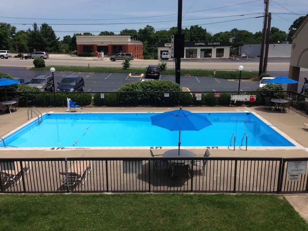 Bluegrass Inn - photo 29