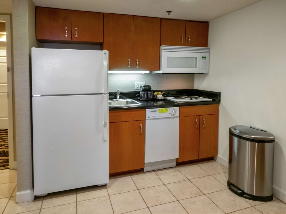 DoubleTree by Hilton Hotel Buffalo Amherst - photo 21