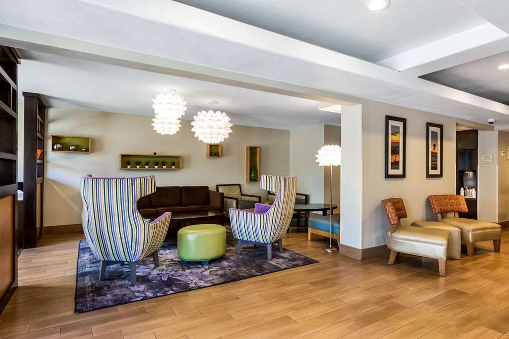 La Quinta Inn & Suites by Wyndham San Diego Mission Bay - photo 7