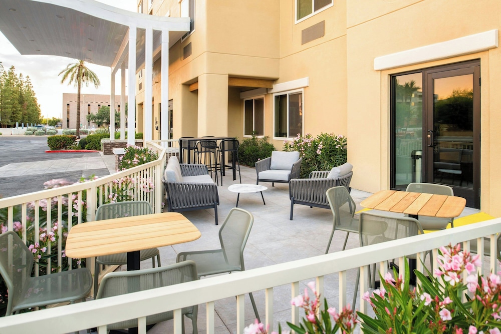 Fairfield Inn & Suites by Marriott Scottsdale Old Town - photo 34