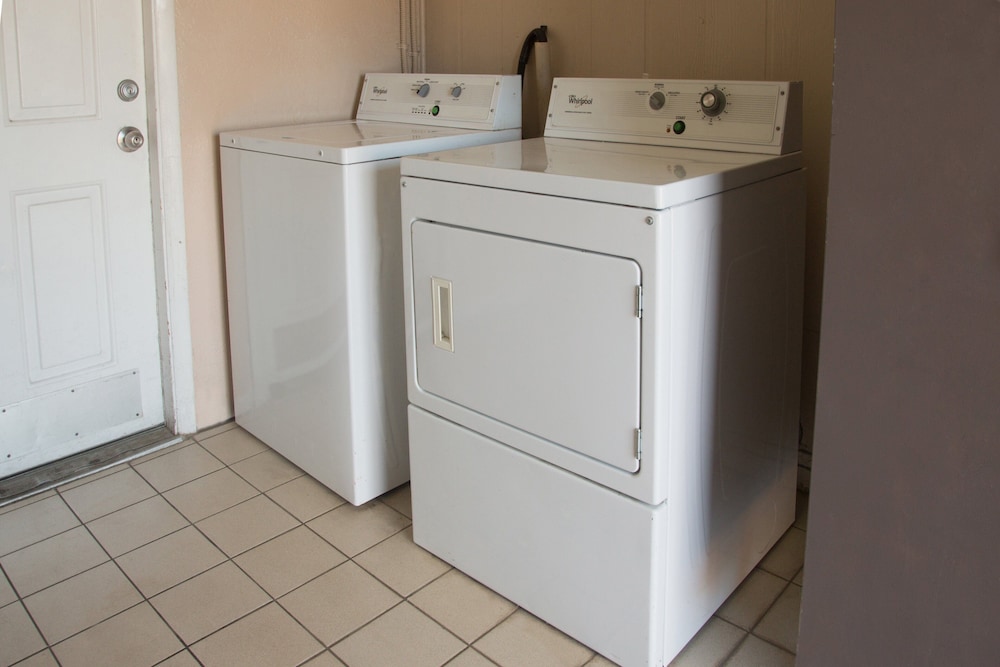 Red Roof Inn Ardmore - photo 20