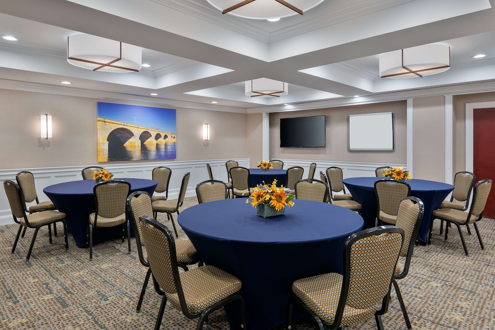 Hampton Inn & Suites Hartford Farmington - photo 41
