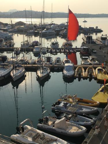 Apartment Hirondelle Port Frejus — 4-Star Luxury Hotel in Frejus, France