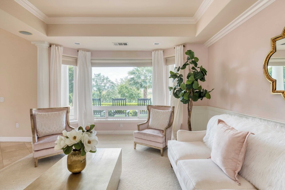 Grand Contento by AvantStay Extraordinary Estate w Pool Movie Room - photo 17