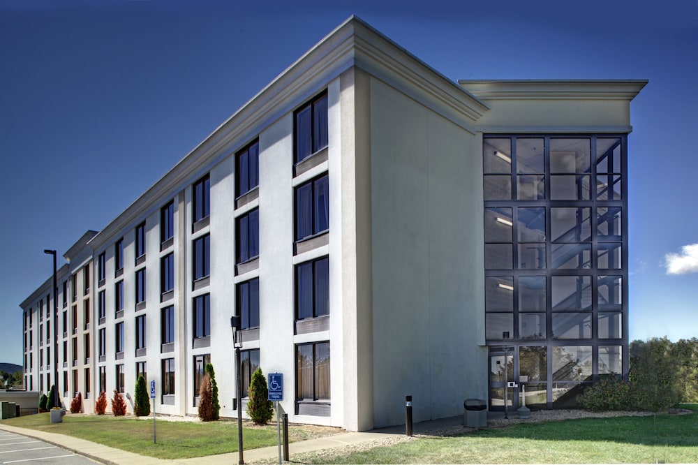 Holiday Inn Staunton Conference Center by IHG - photo 74