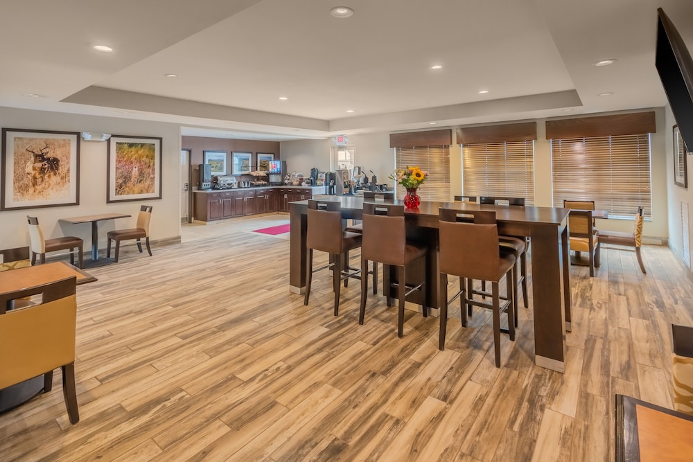 Landmark Suites - photo 24
