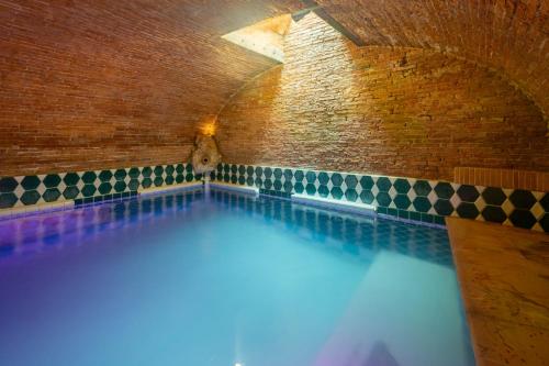 Arancera di Villa Edoardo by VacaVilla — 4-Star Luxury Hotel in Vicopisano, Italy