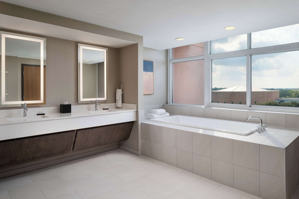 Embassy Suites by Hilton Charleston Airport Convention Ctr - photo 26