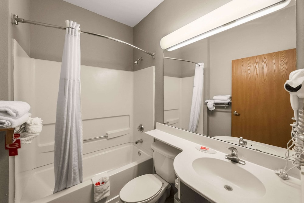 Econo Lodge Inn & Suites Mesquite Dallas East - photo 17
