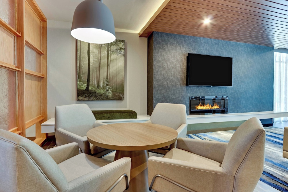 Fairfield Inn & Suites by Marriott Dallas Love Field - photo 4