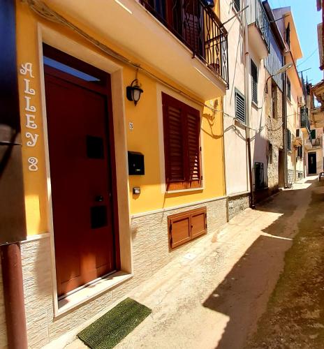 Alley 8 — 4-Star Luxury Hotel in Scilla, Italy