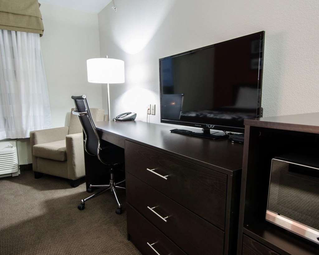 Sleep Inn & Suites and Conference Center Downtown - photo 7