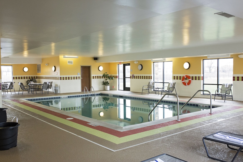 Hampton Inn Yorkville - photo 30