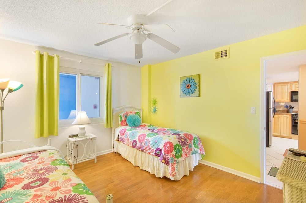 Romar Tower 5A by Vacation Homes Collection - photo 7