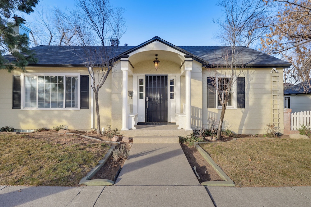 Less Than 1 Mi to Midtown Pet Friendly Home in Reno