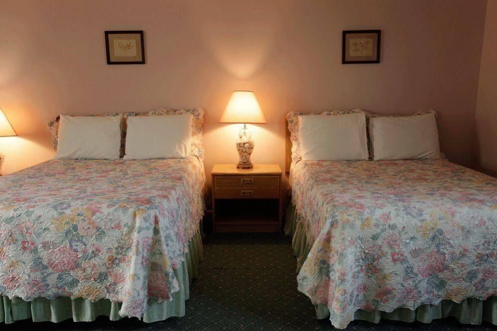 The Buckingham Motel Adults only - photo 26