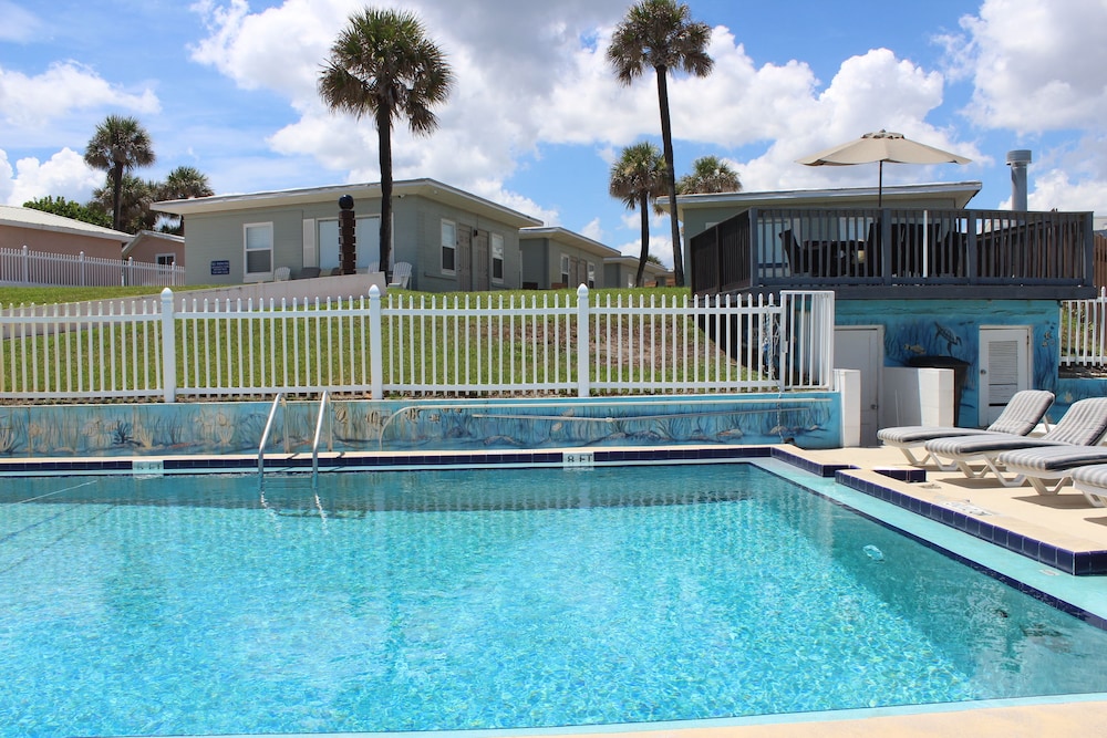 Shoreline Suites & Cabana Cottages - photo 119