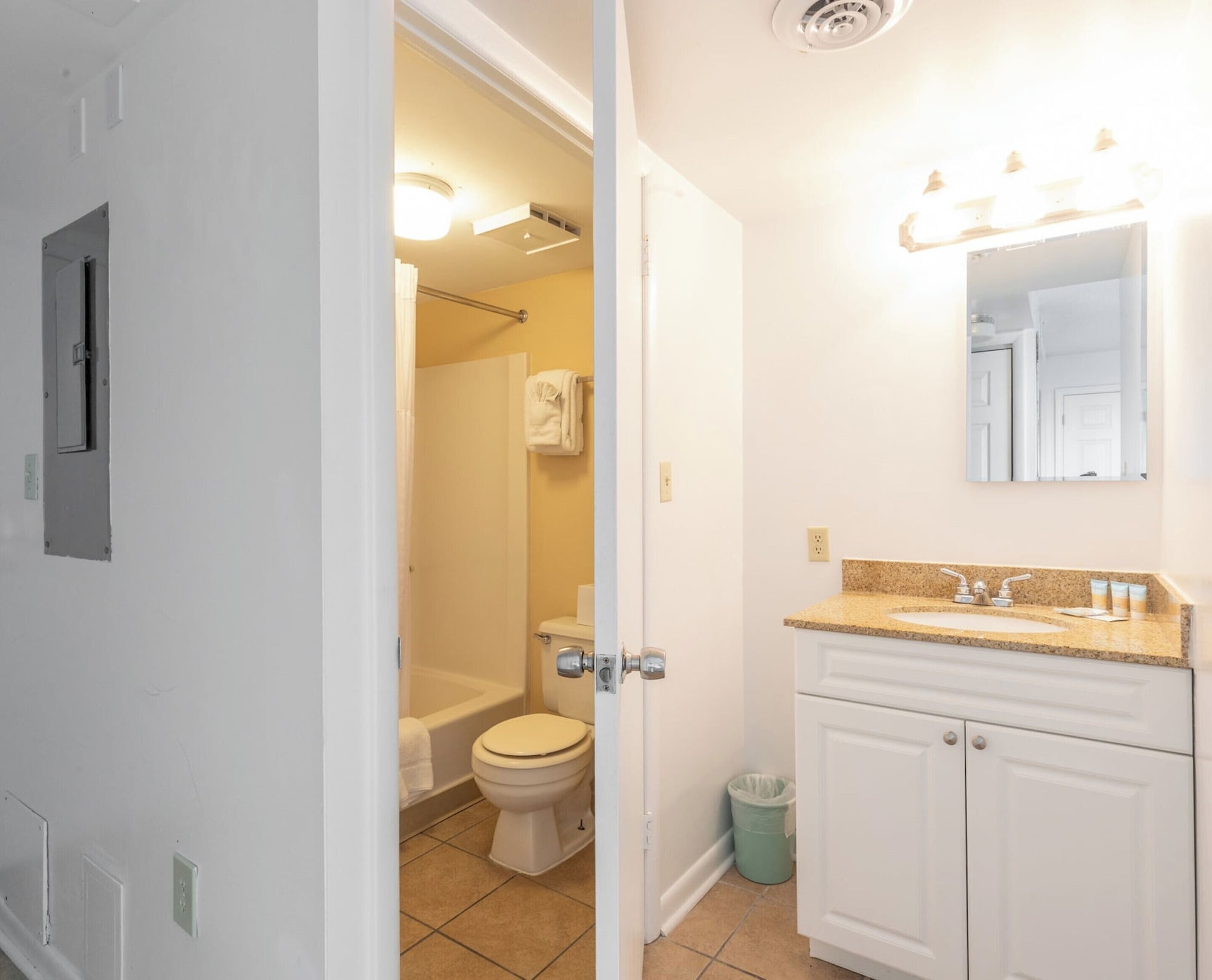 Bay Club Resort - photo 2