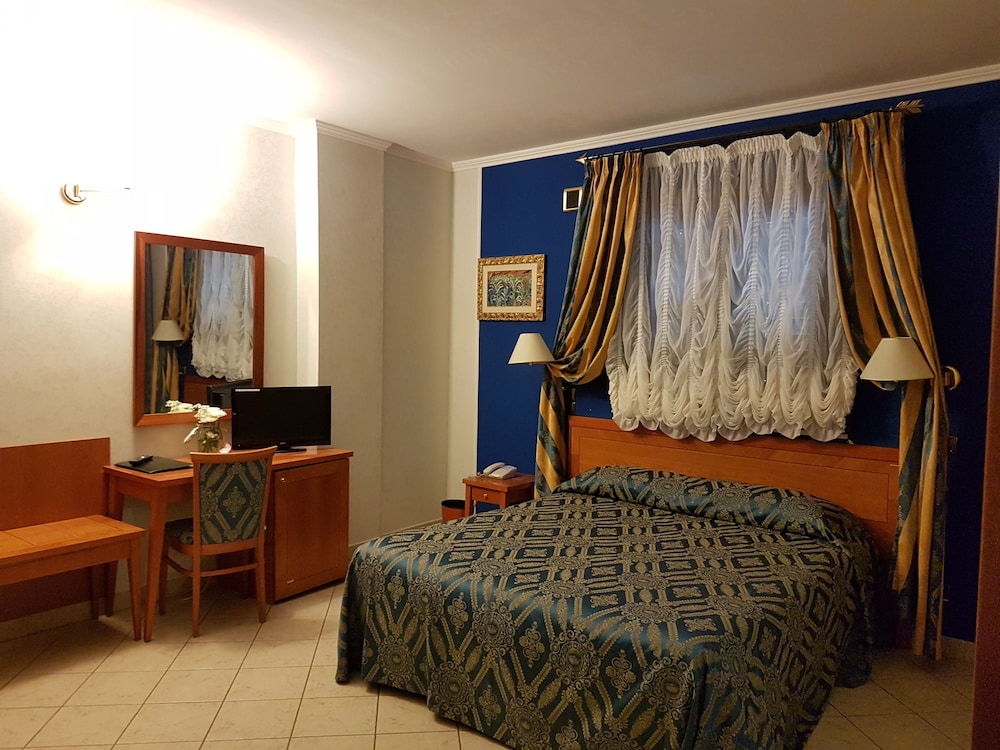 Hotel Ristorante Rinelli in Margherita Di Savoia, Italy