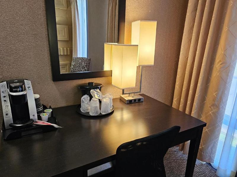 The Landmark Hotel - photo 3
