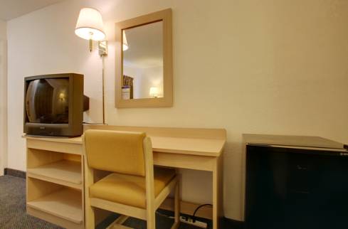 Carbondale Value Inn & Suites - photo 6