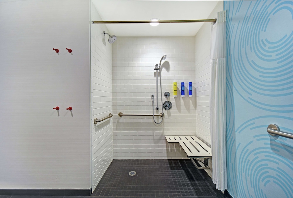 Tru by Hilton Portland Airport Area - photo 20