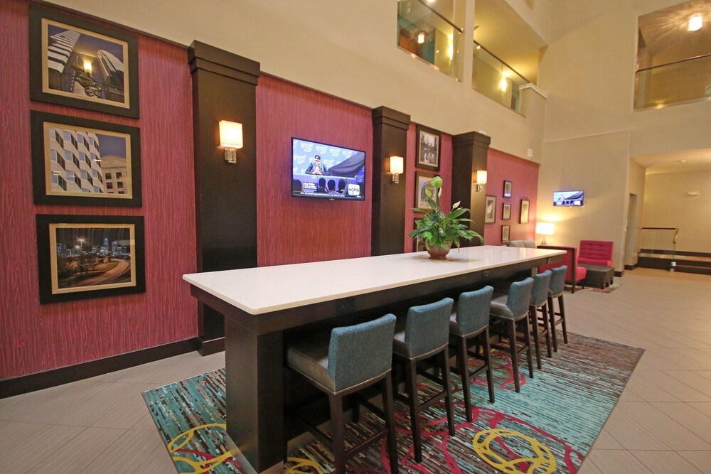 Holiday Inn Express & Suites Charlotte North by IHG - photo 19