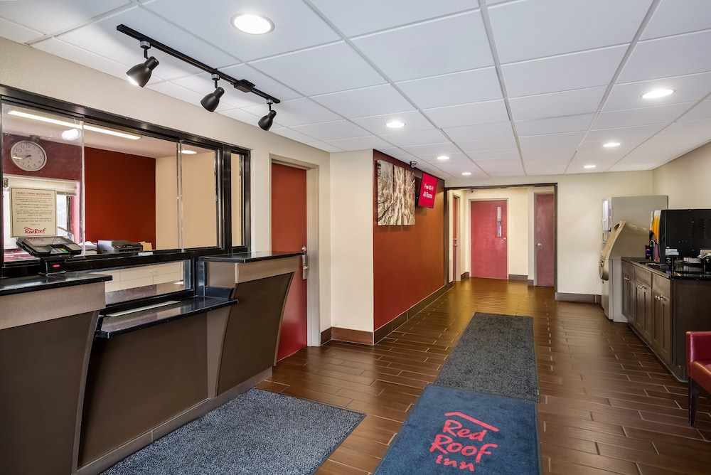 Red Roof Inn Allentown South - photo 9