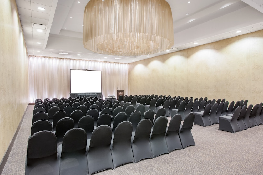 Crowne Plaza Chicago Ohare Hotel & Conf Ctr by IHG - photo 46