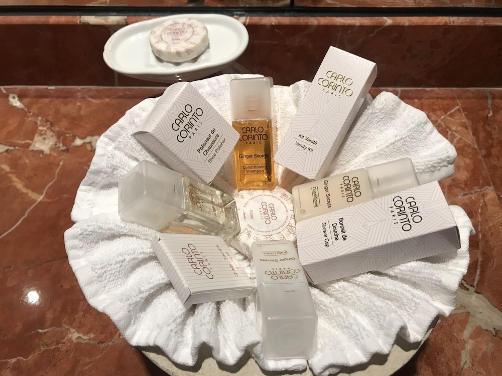 Bathroom amenities