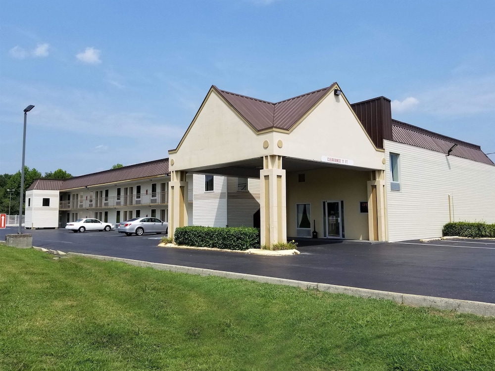 Americas Best Value Inn Manchester TN - featured photo