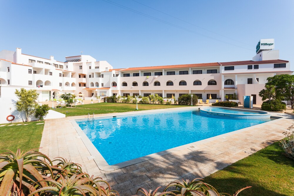 Don Tenorio Aparthotel