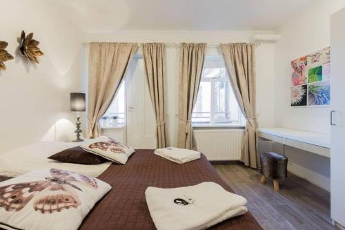 Superb central location no car needed Spacious