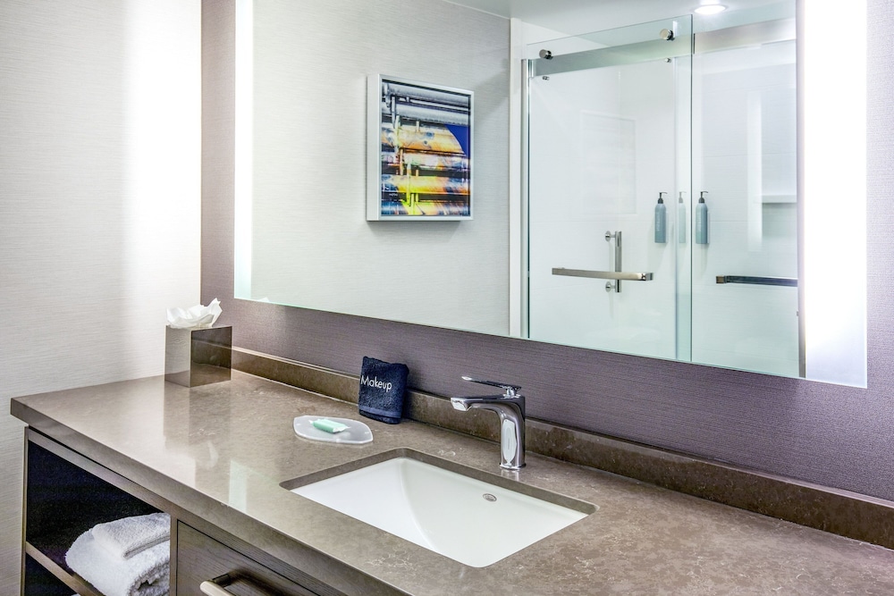 Courtyard by Marriott Boston Billerica Bedford - photo 10