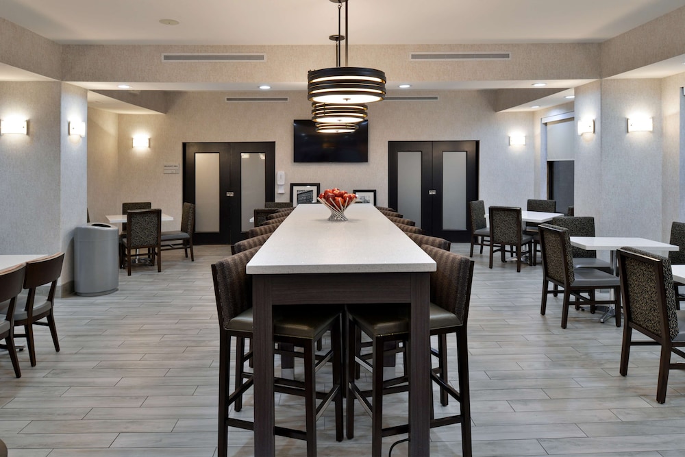 Hampton Inn Kansas City Northeast - photo 64