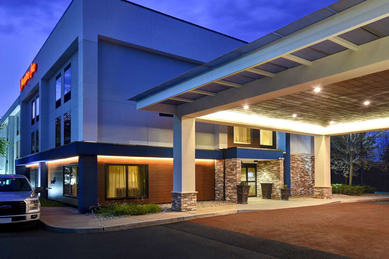 Hampton Inn White River Junction - carbon neutral hotel in White River Junction