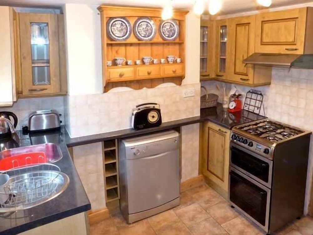 3 Apsley Cottages — Chartham — photo 5