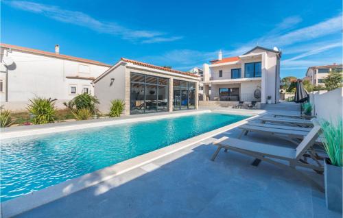Cozy Home In Biograd Na Moru With Sauna — 5-Star Luxury Hotel in Biograd Na Moru, Croatia