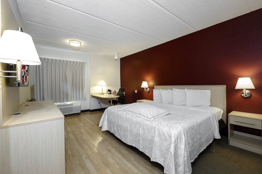 Red Roof Inn PLUS Gainesville - photo 32