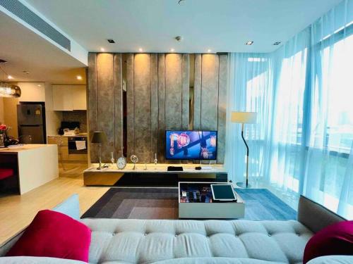 Luxurious in Prime Area Bangkok — 4-Star Luxury Hotel in Bangkok, Thailand