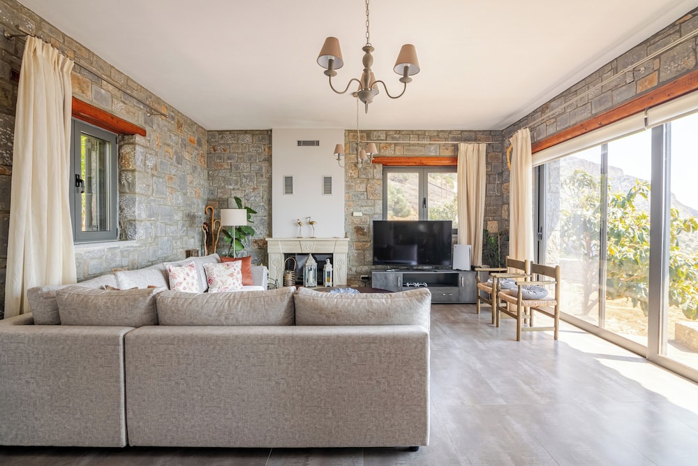 Aurora Spinalonga Garden Cottage — 4-Star Luxury Hotel in Agios Nikolaos, Greece