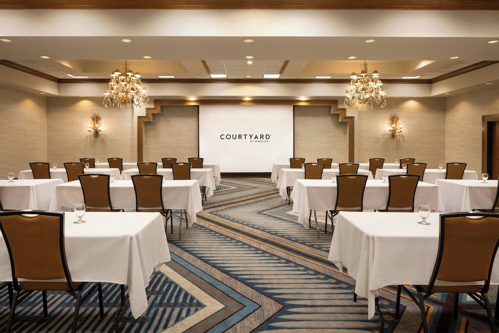 Courtyard by Marriott Farmington - photo 30