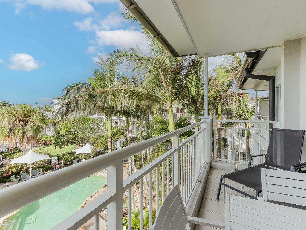 The Pool Resort Kingscliff 2b Dual Key Holiday Management Co — Kingscliff