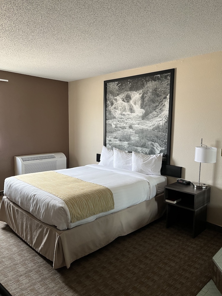 Super 8 by Wyndham Sturgis - photo 26