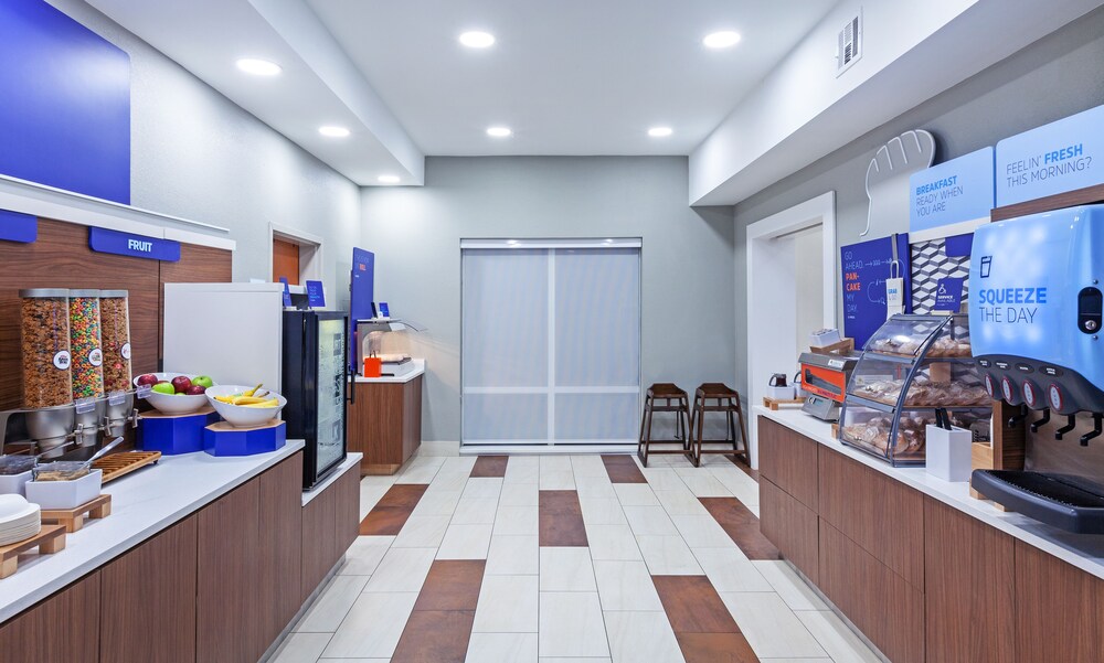 Holiday Inn Express New Orleans East by IHG - photo 26