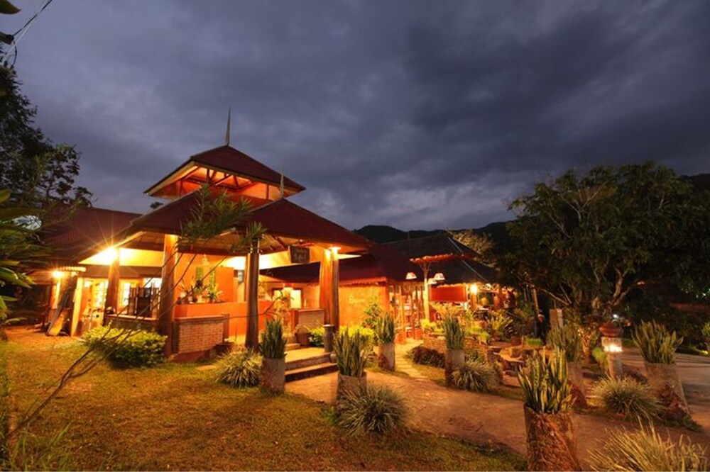 Bo klua View Resort - carbon neutral hotel in Nan