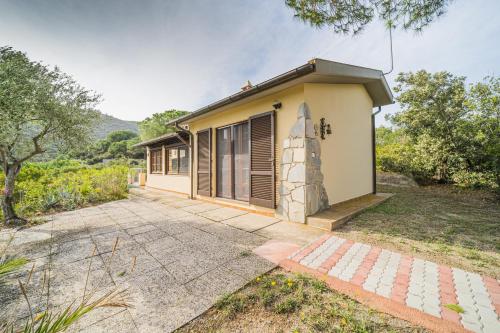 Cottage Casa Gina Goelba — 4-Star Luxury Hotel in Capoliveri, Italy